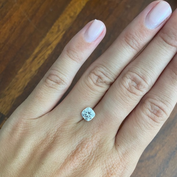 1 carat cushion cut moissanite diamond loose stone - Picture 6 of 7